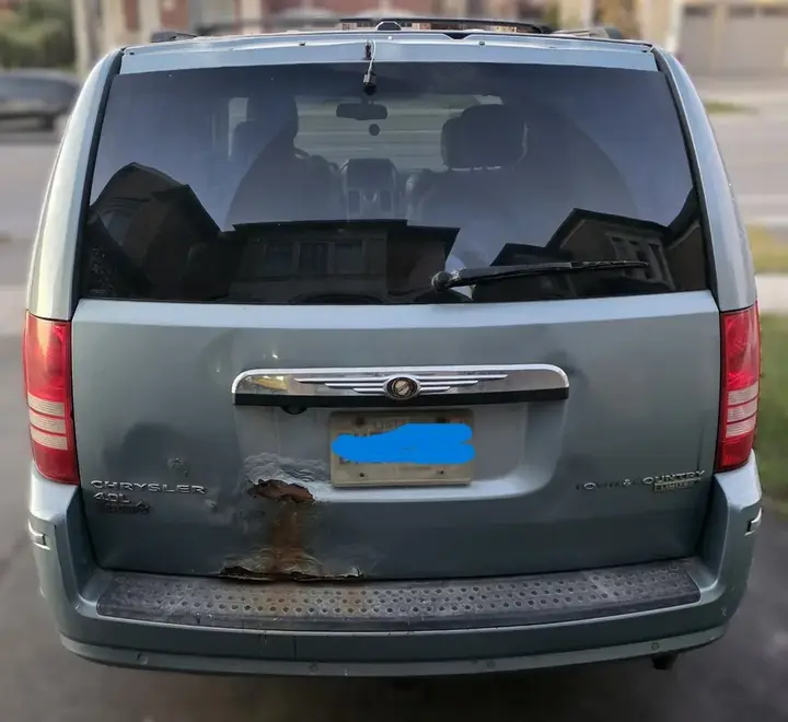 Chrysler Town & Country 2010 photo 5