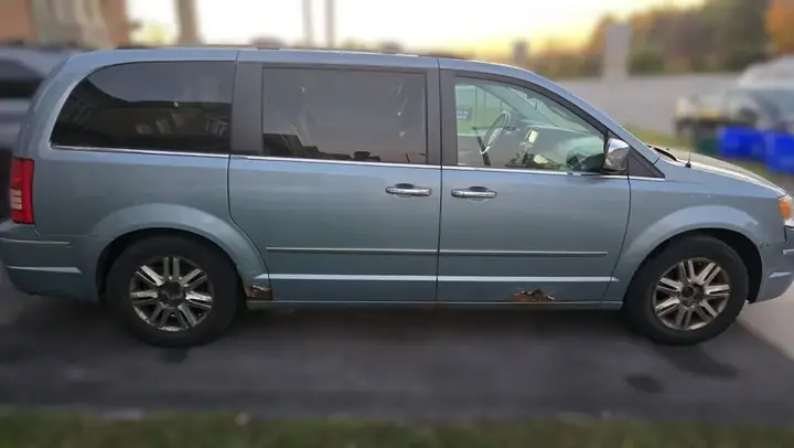 Chrysler Town & Country 2010 photo 4