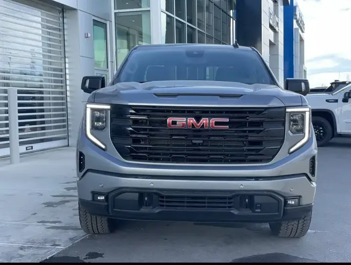 GMC Sierra 1500 2026 photo 2