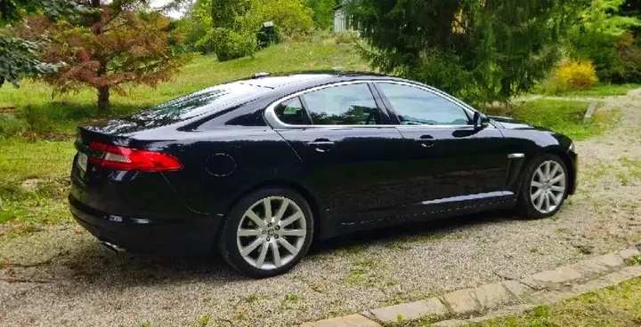 Jaguar Xf 2012 photo 2