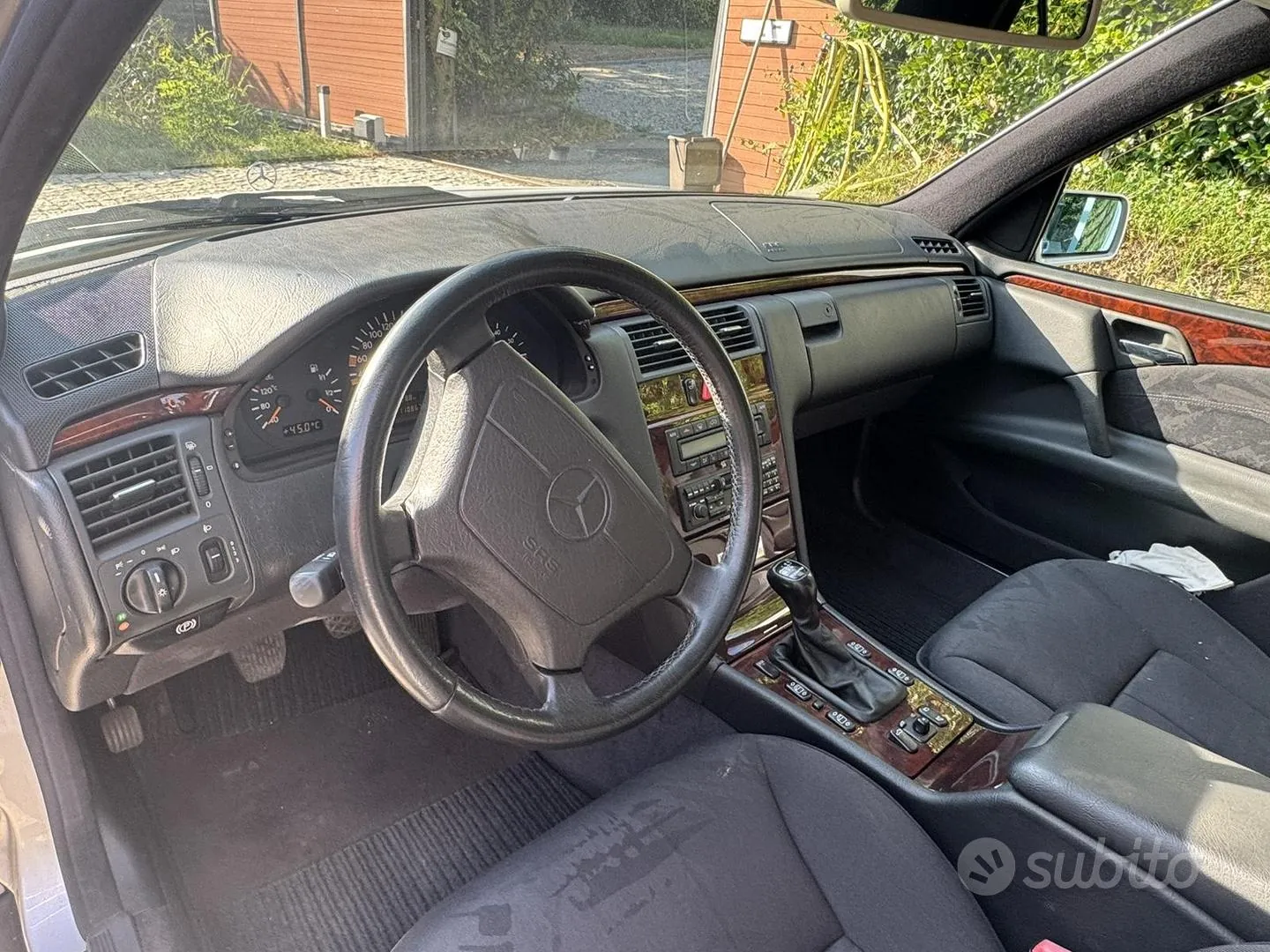 Mercedes-Benz E-Class 1998 photo 4