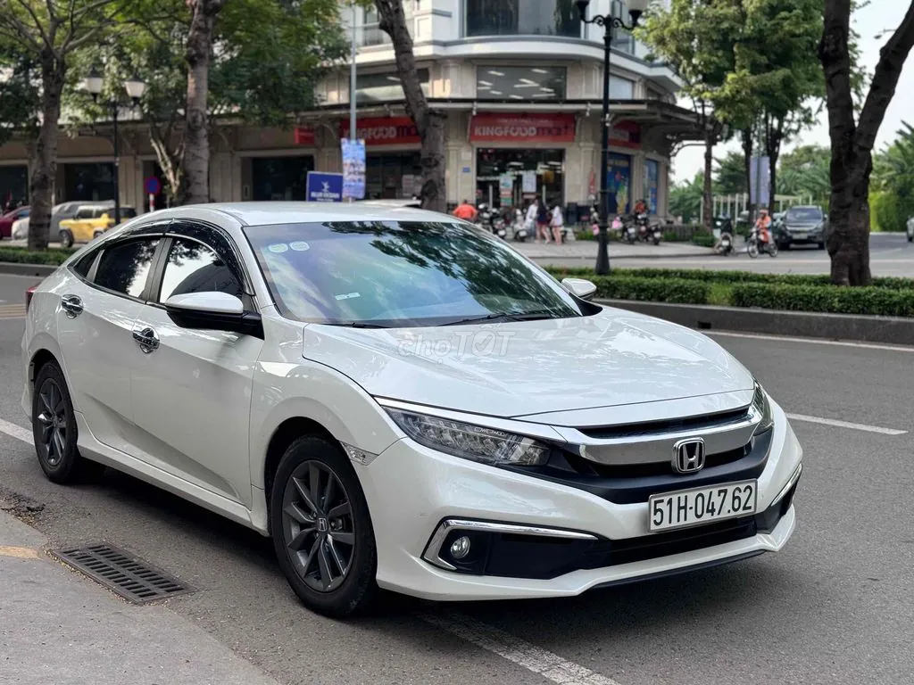 Honda Civic 2019 photo 2