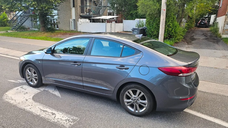 Hyundai Elantra 2018 photo 2