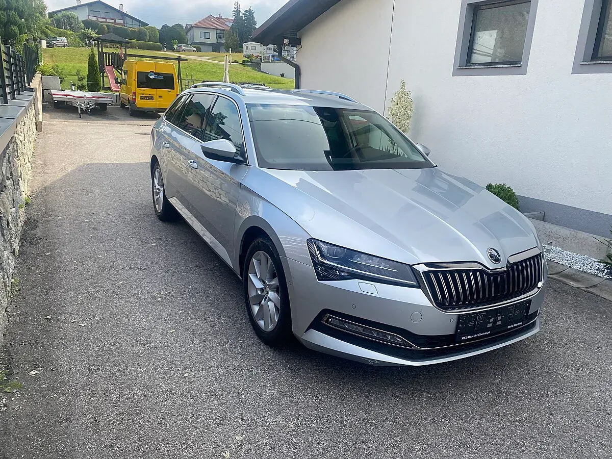 Skoda Superb 2019 photo 2