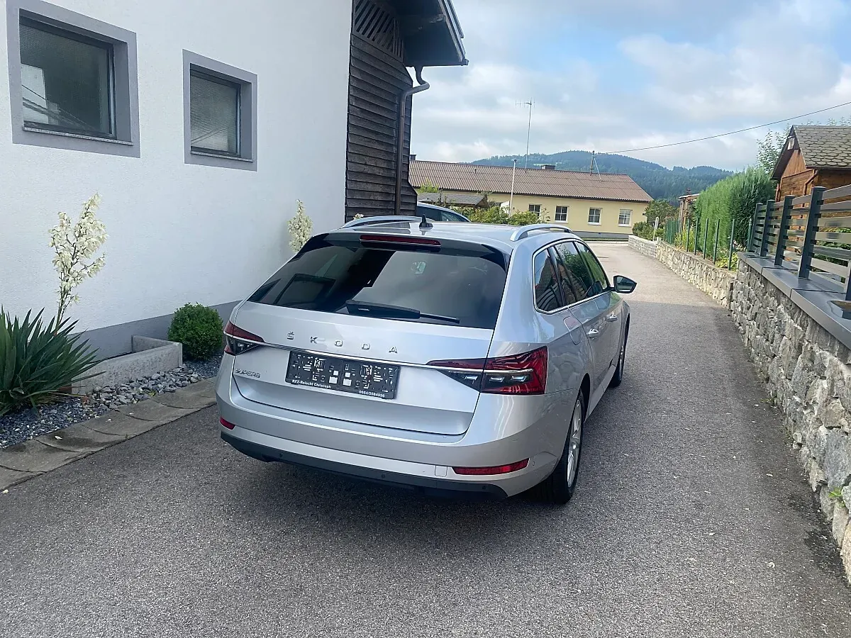 Skoda Superb 2019 photo 3