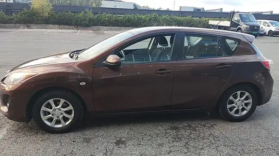 Mazda 3 2013 photo 2