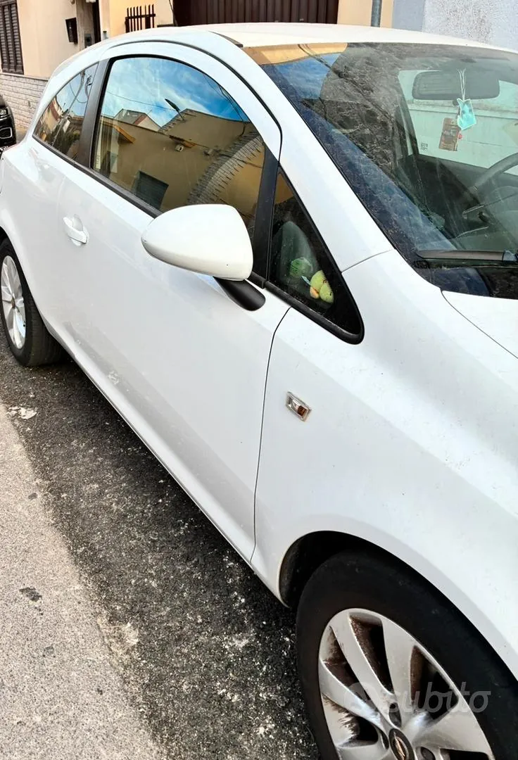 Opel Corsa 2012 photo 4