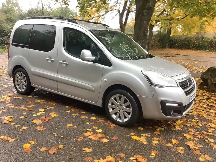 Peugeot Partner Tepee 2016 photo 2