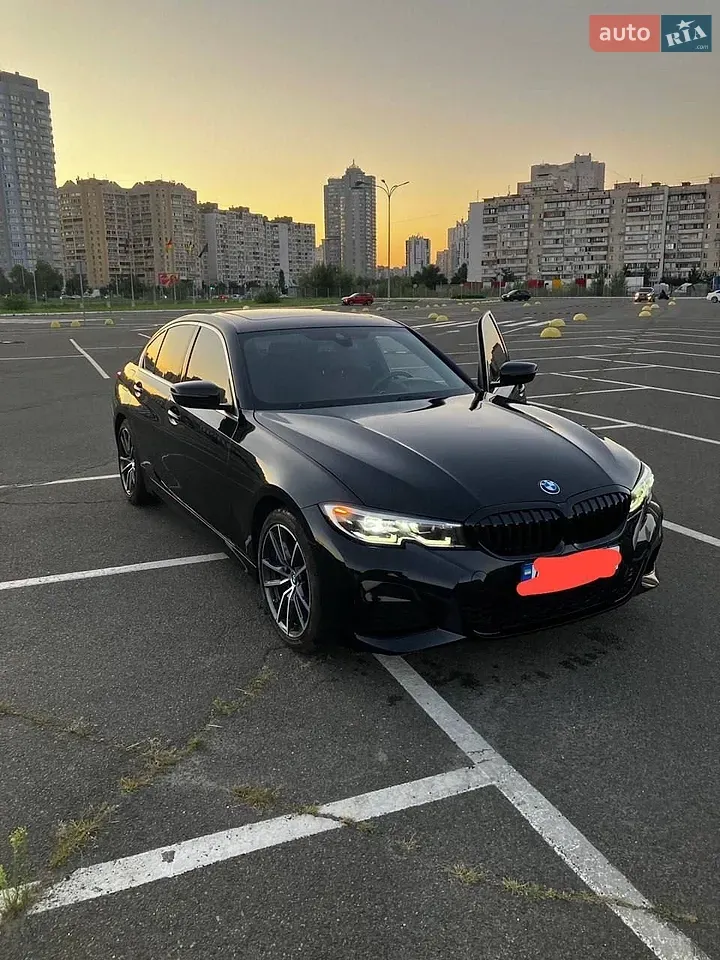 BMW 3 Series 2022 photo 2