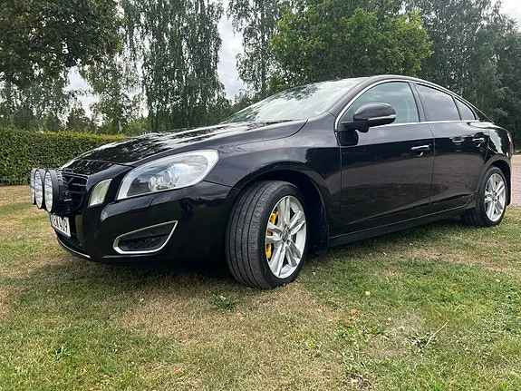 Volvo S60 2011 photo 2