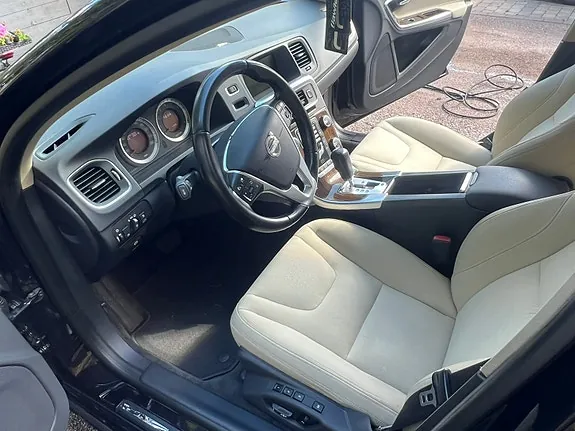 Volvo S60 2011 photo 4