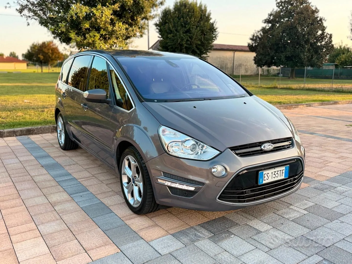 Ford S-Max 2013 photo 3