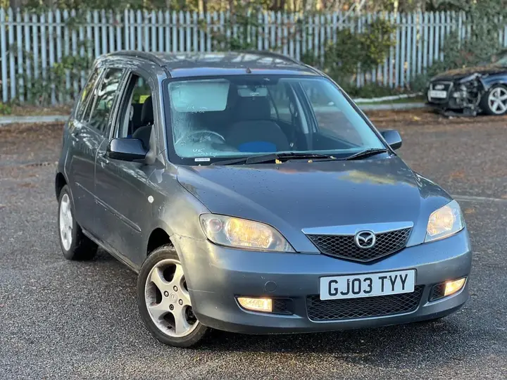 Mazda Mazda2 2003 photo 3