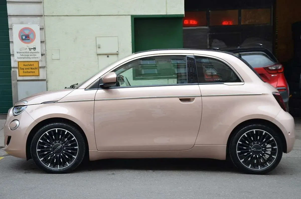Fiat 500E 2022 photo 3