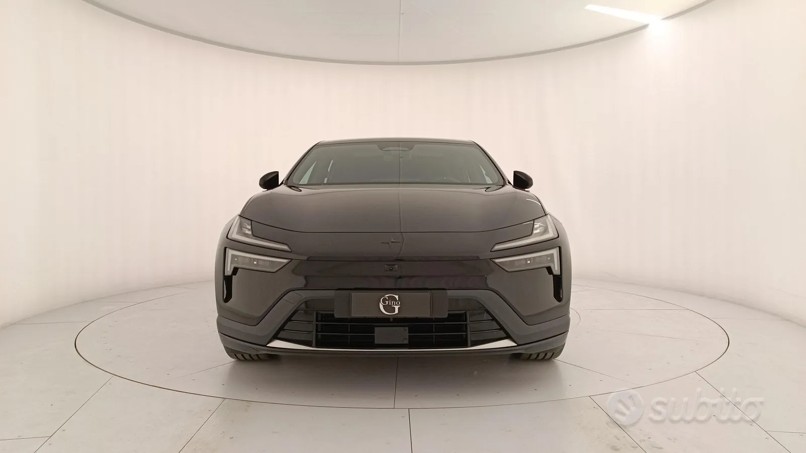 Polestar 4 2024 photo 2
