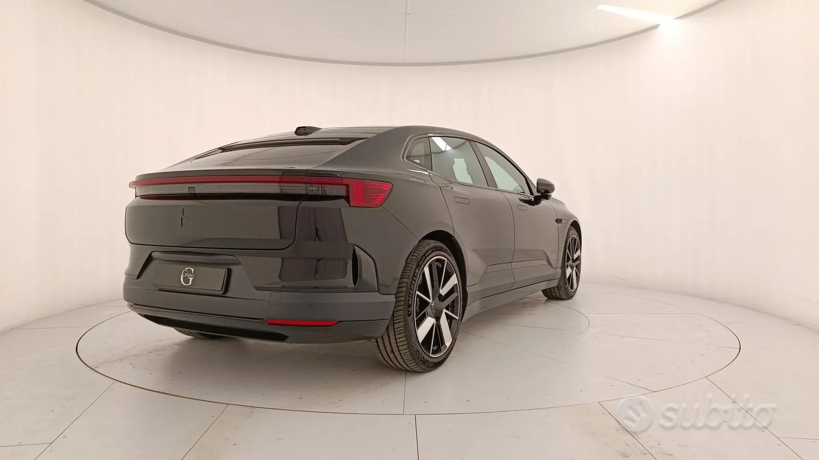 Polestar 4 2024 photo 3