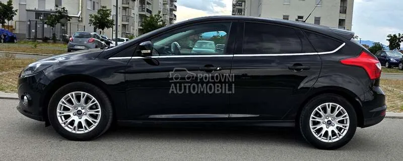Ford Focus 2011 photo 2