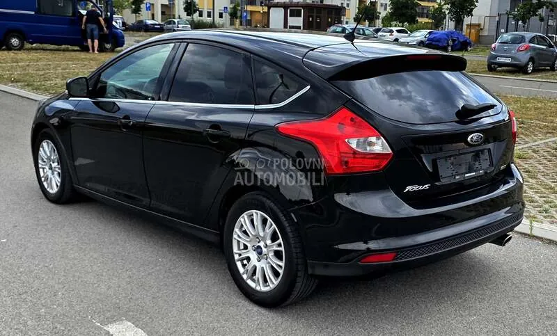 Ford Focus 2011 photo 3