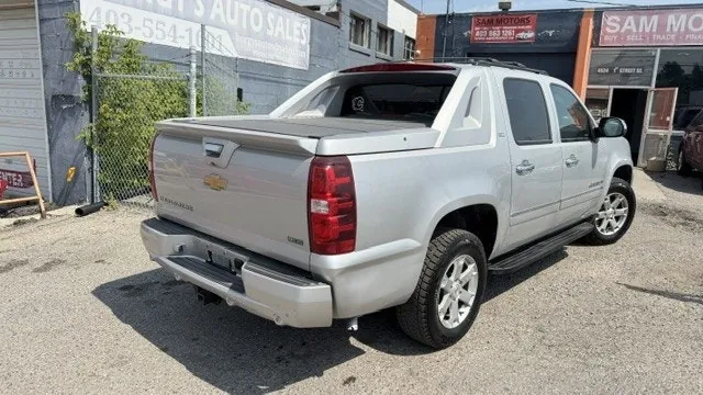 Chevrolet Avalanche 2011 photo 4