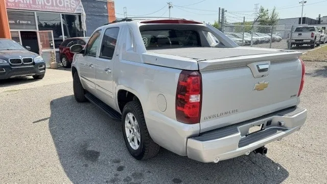 Chevrolet Avalanche 2011 photo 5
