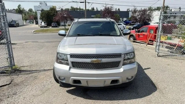 Chevrolet Avalanche 2011 photo 2