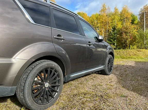 Mitsubishi Outlander 2010 photo 4