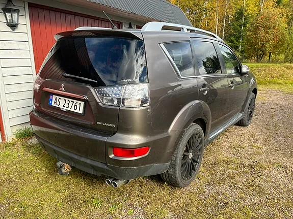 Mitsubishi Outlander 2010 photo 2