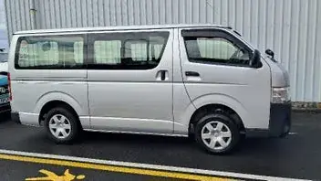 Toyota Hiace 2021 photo 2