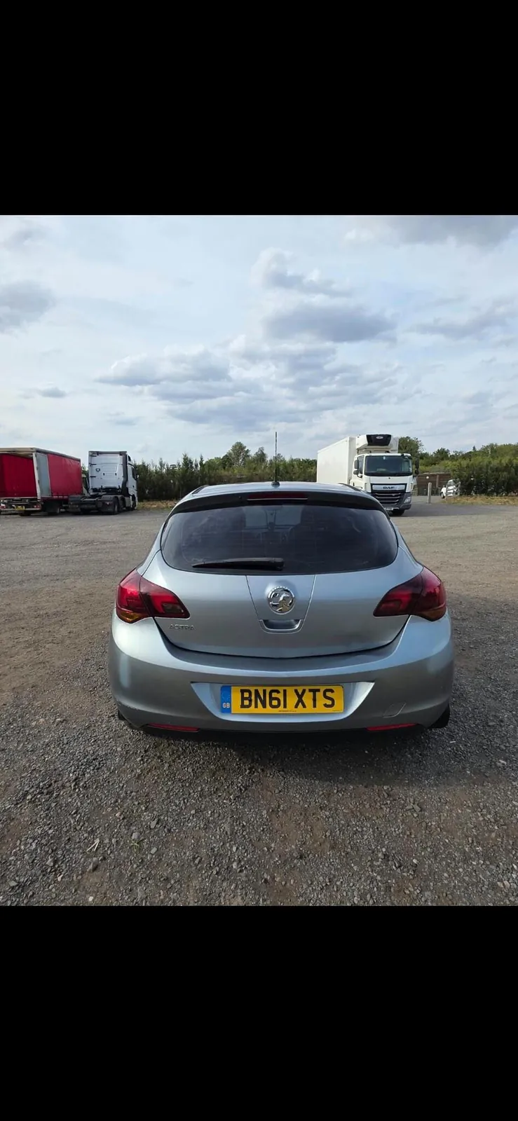 Vauxhall Astra 2011 photo 3
