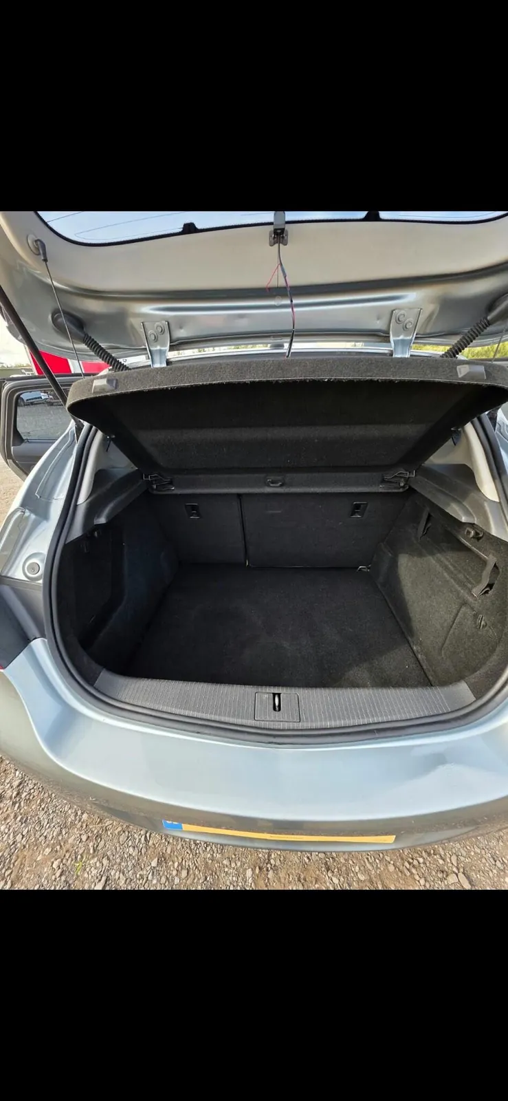 Vauxhall Astra 2011 photo 4