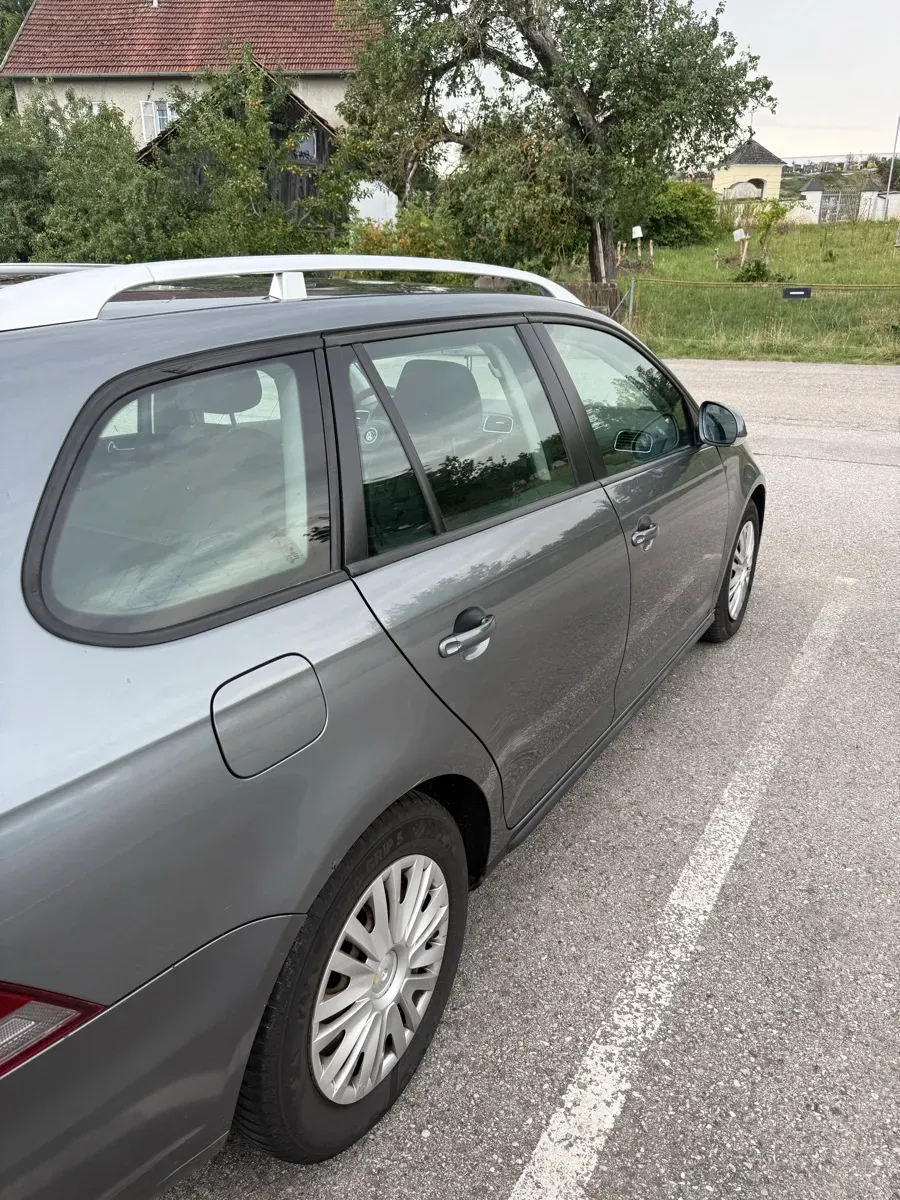 Volkswagen Golf 2011 photo 3
