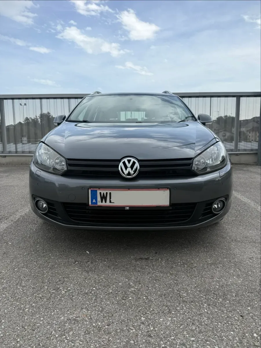 Volkswagen Golf 2011 photo 2