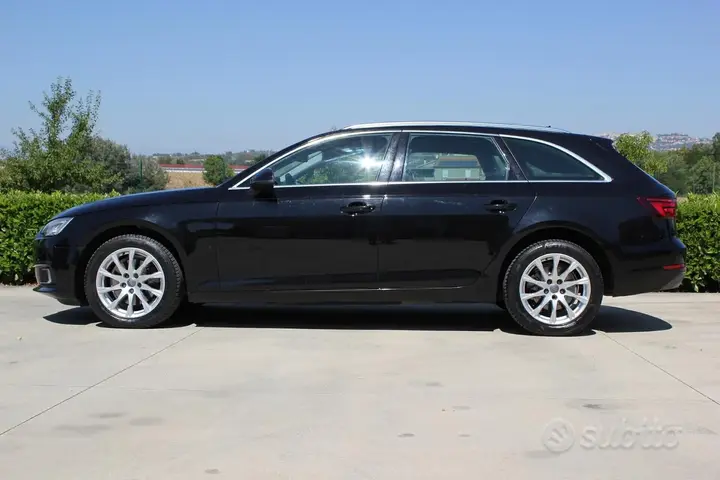 Audi A4 2018 photo 4