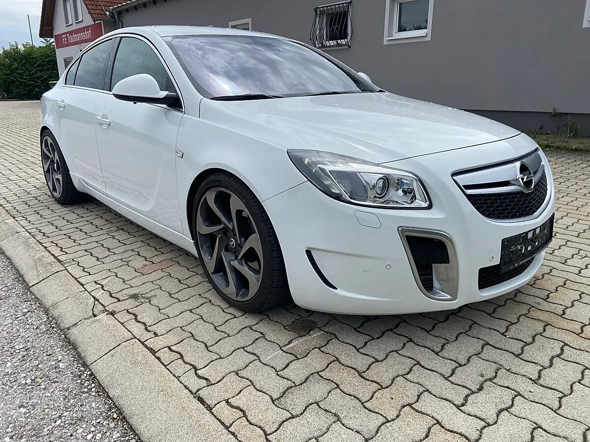 Opel Insignia 2011 photo 2