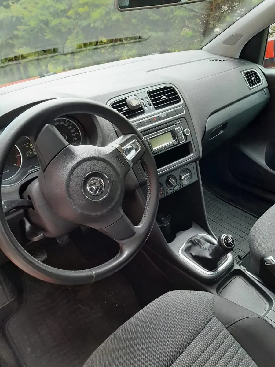 Volkswagen Polo 2010 photo 3