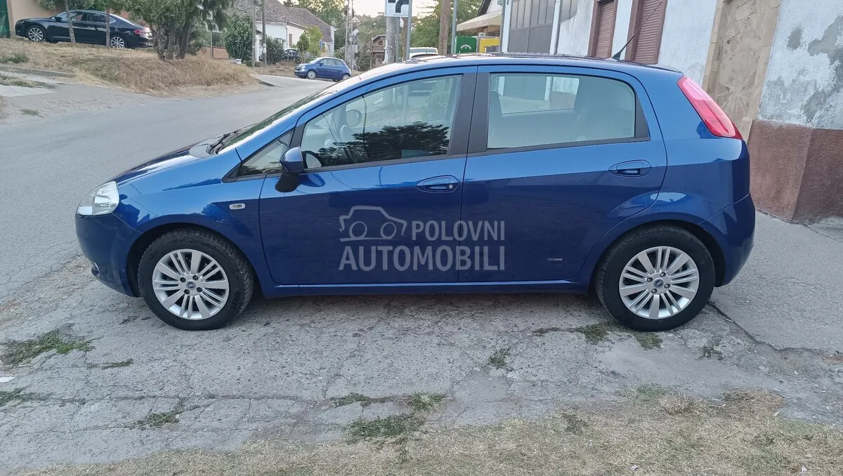 Fiat Grande Punto 2006 photo 2