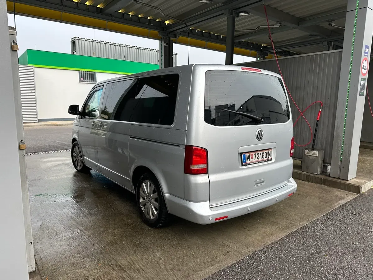 Volkswagen Multivan 2011 photo 3