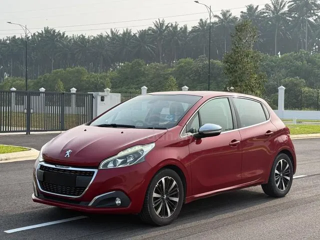 Peugeot 208