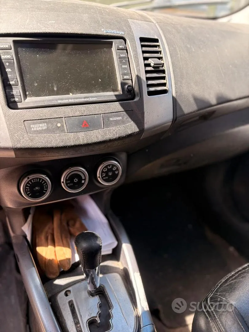 Mitsubishi Outlander 2008 photo 2