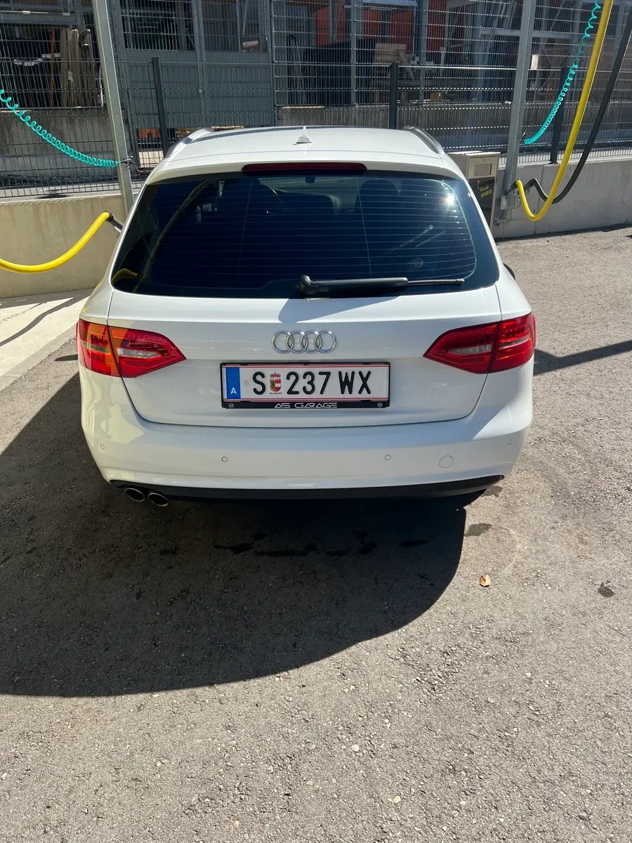 Audi A4 2012 photo 3