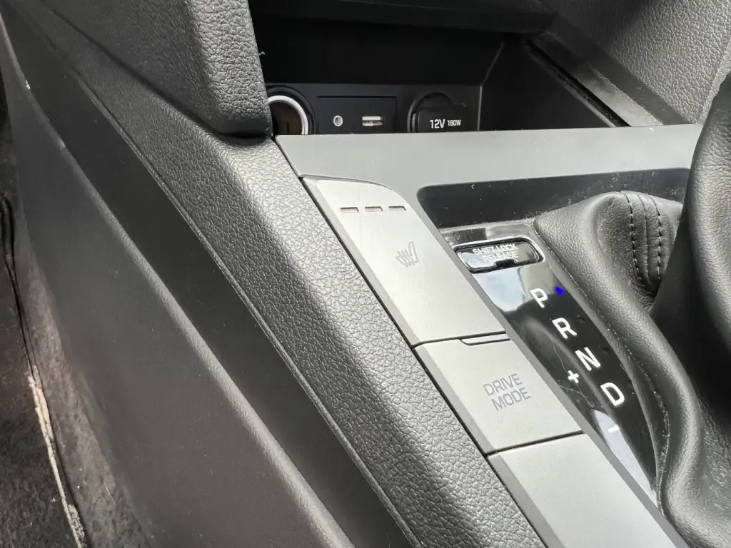 Hyundai Elantra 2017 photo 3