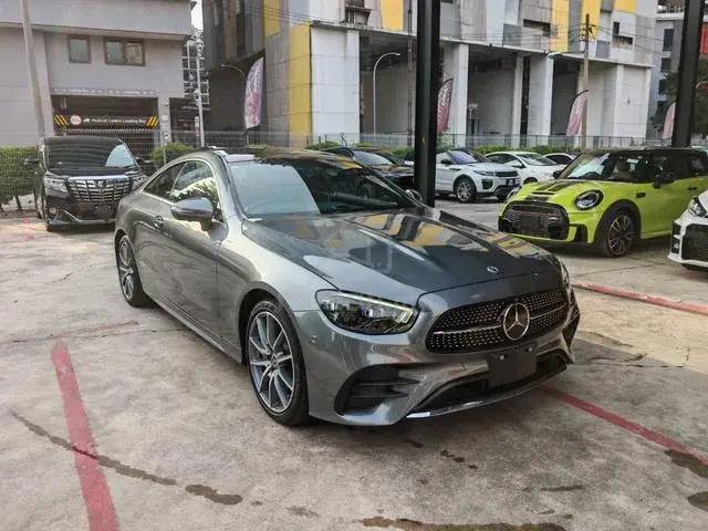 Mercedes-Benz E300