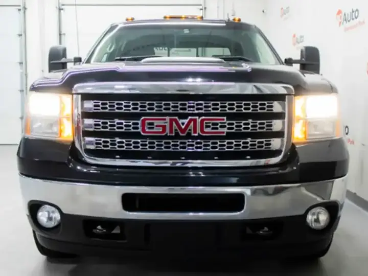 GMC Sierra 3500Hd 2013 photo 2