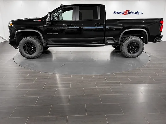 Chevrolet Silverado 2025 photo 3
