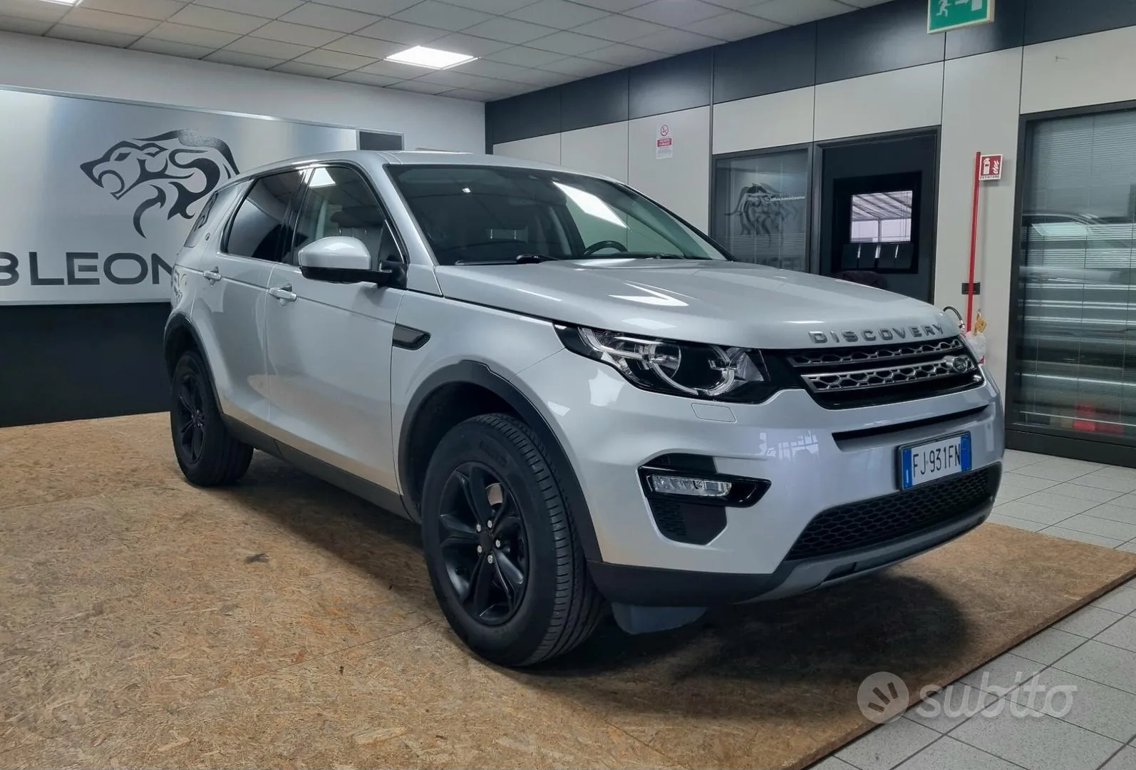 Land Rover Discovery Sport 2017 photo 2