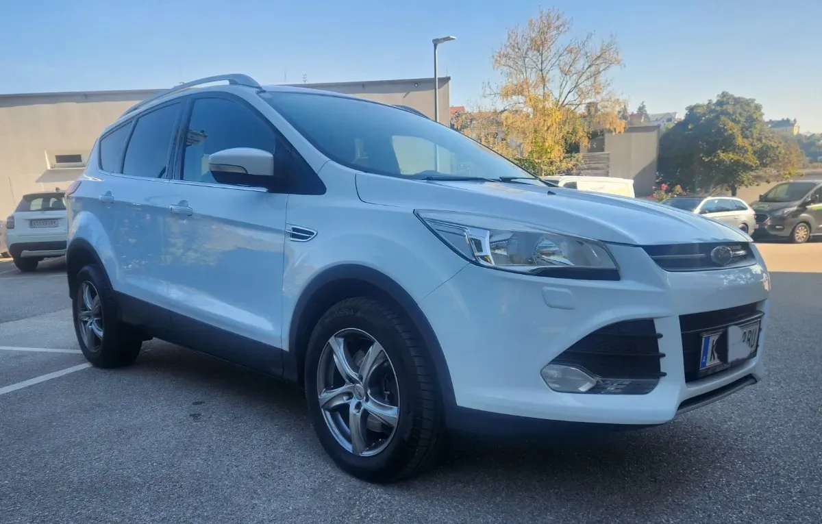 Ford Kuga 2013 photo 2