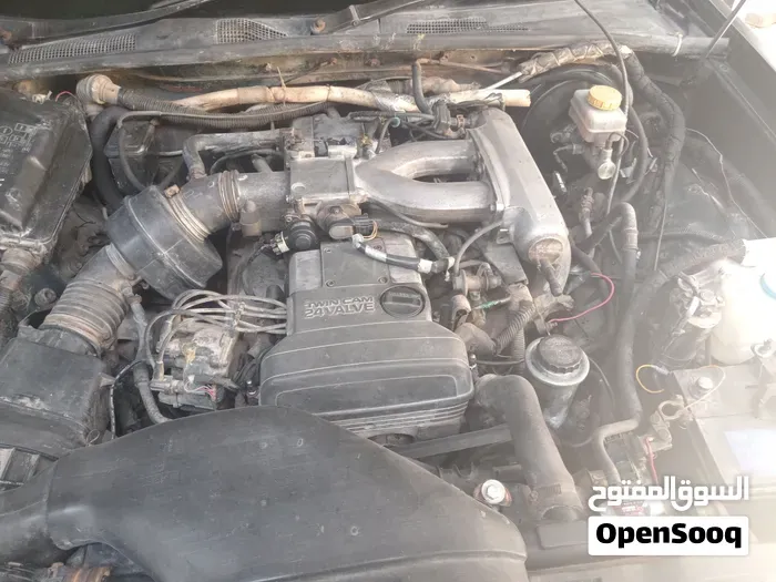 Toyota Crown 1992 photo 2