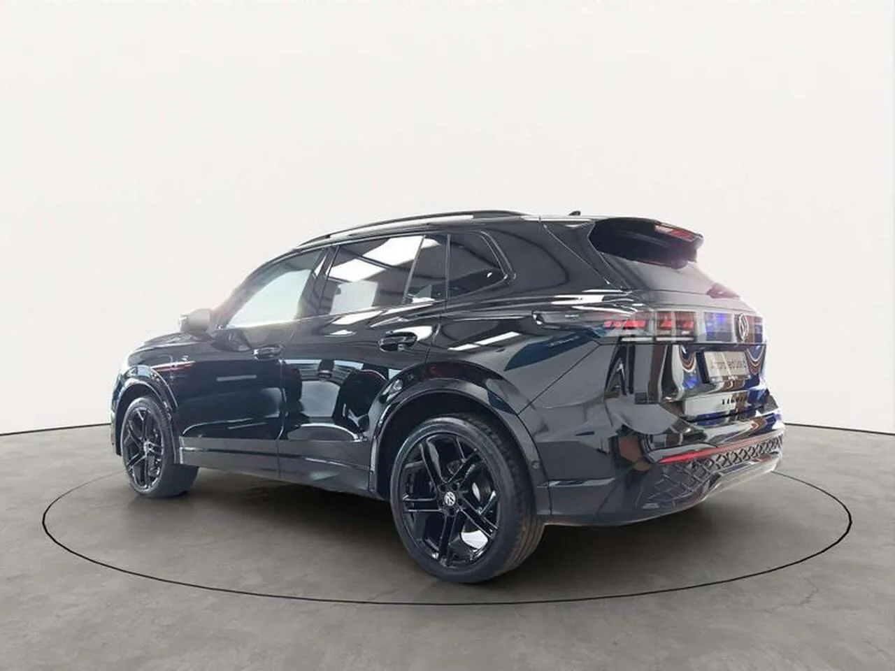 Volkswagen Tiguan 2025 photo 3