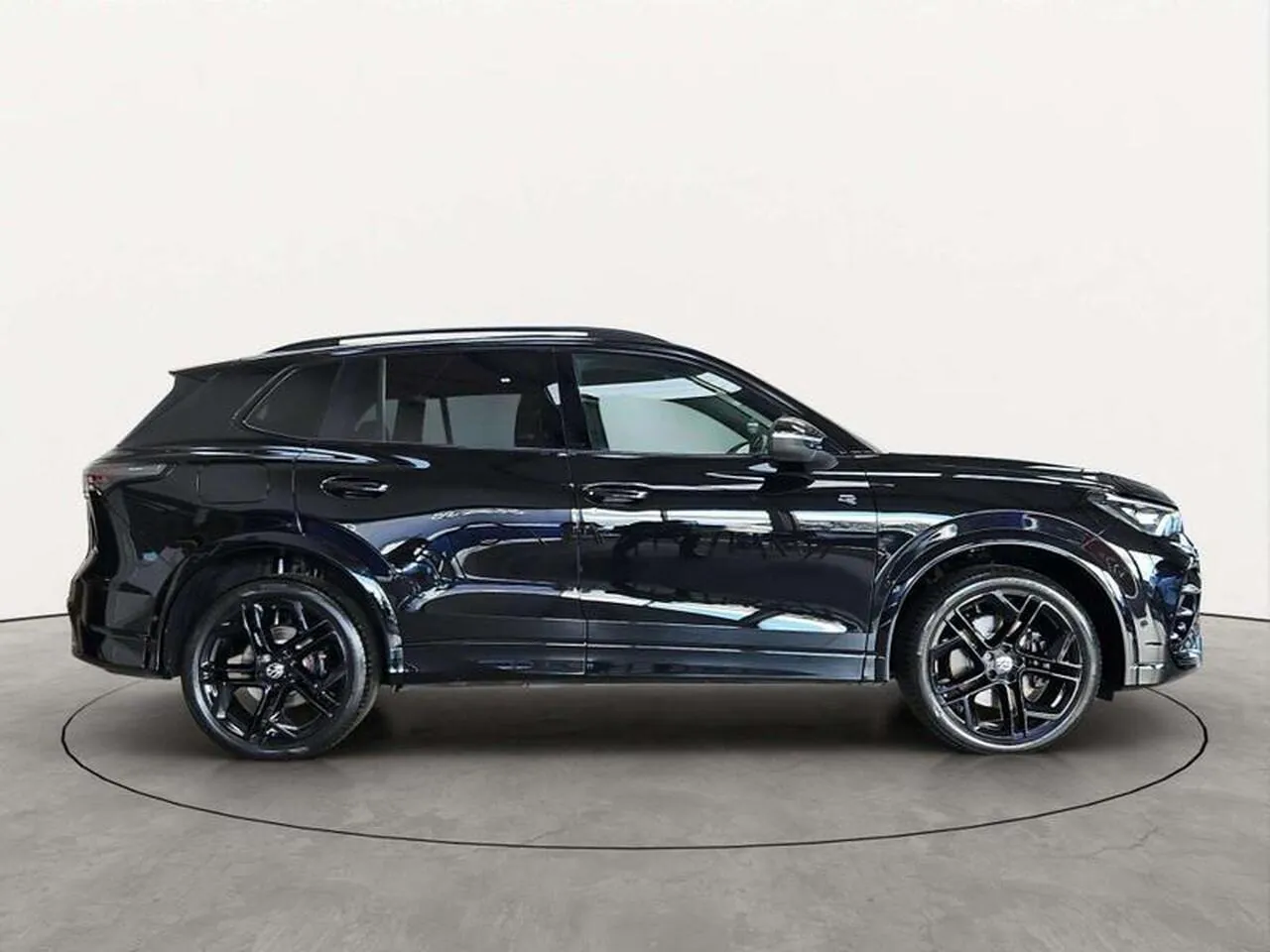 Volkswagen Tiguan 2025 photo 2