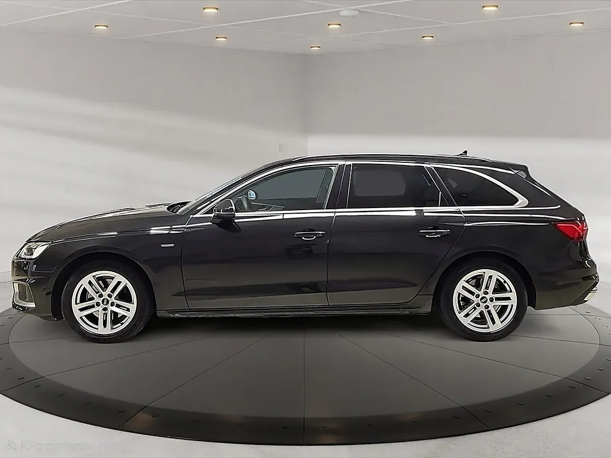 Audi A4 2022 photo 2